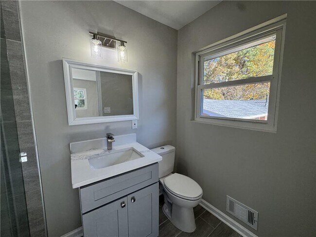 Building Photo - 3489 Creighton Rd SW