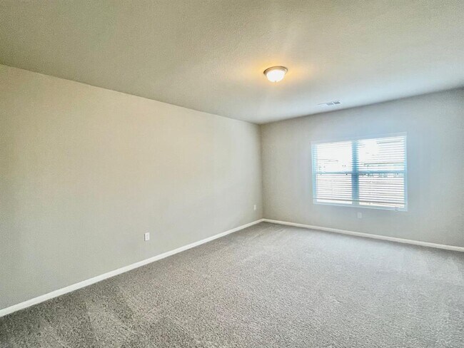 Building Photo - 6800 Covina Ln