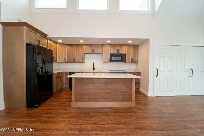 Building Photo - 11 Aviles Street