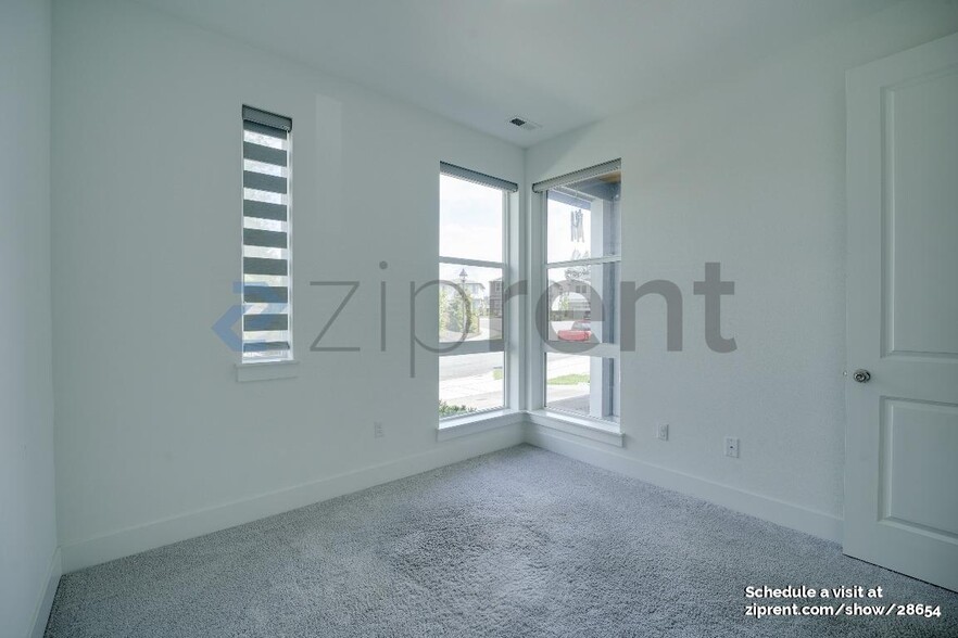 Building Photo - 23625 SE 271st Pl