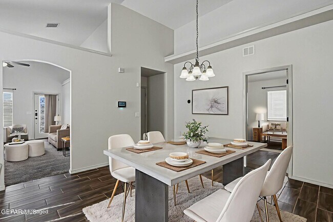 Building Photo - 14620 Carlo Alvarado Dr