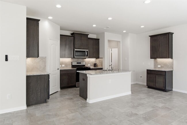 Building Photo - 13201 Leisure Cove Dr