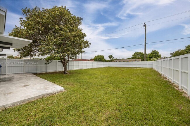 Building Photo - 10521 SW 184th St