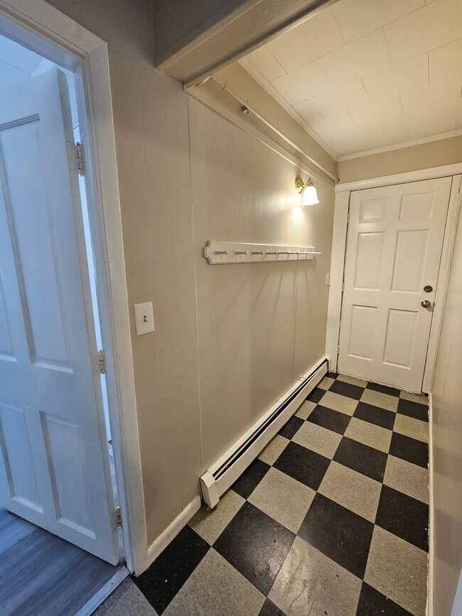 Building Photo - 514 Hanover St