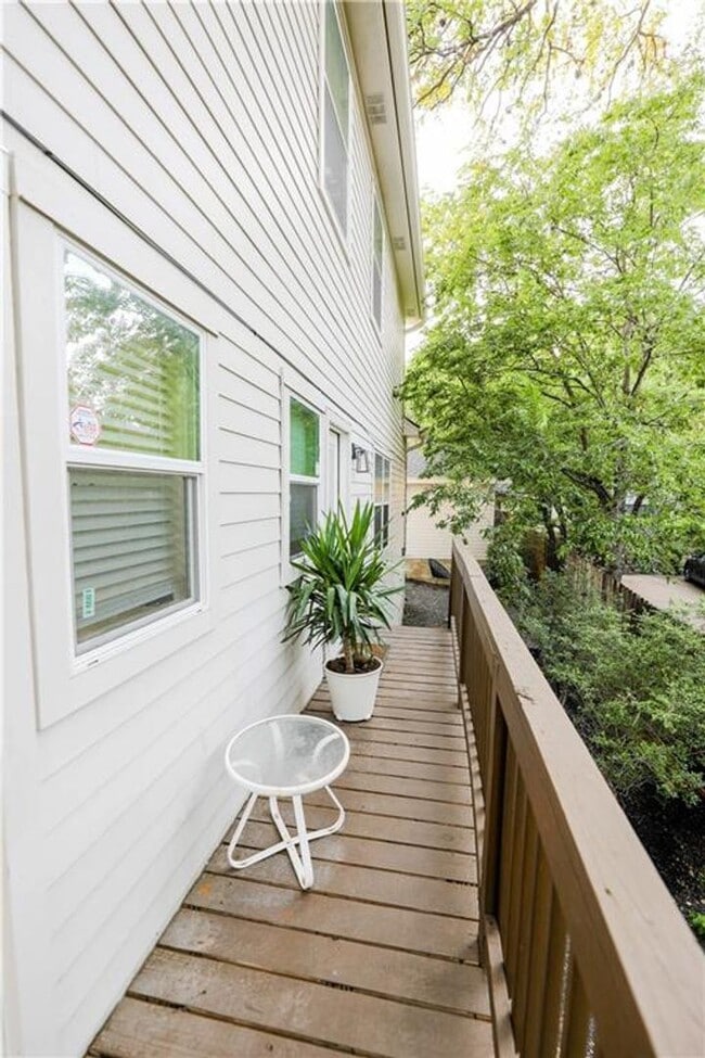 Building Photo - 8 Bedrooms 8 Baths Pre-leasing Now for 202...