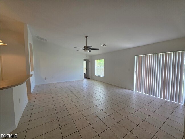 Building Photo - 1014 NW 31st Pl