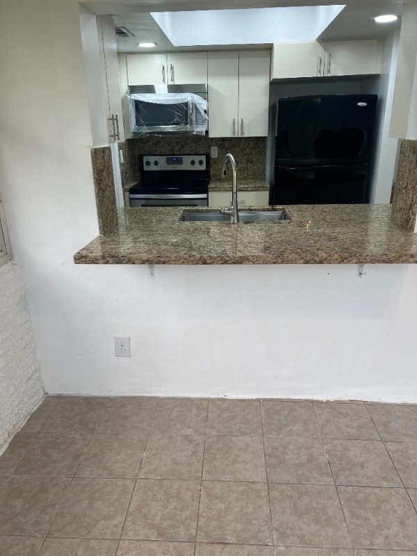 Building Photo - 8409 NW 59th Ct