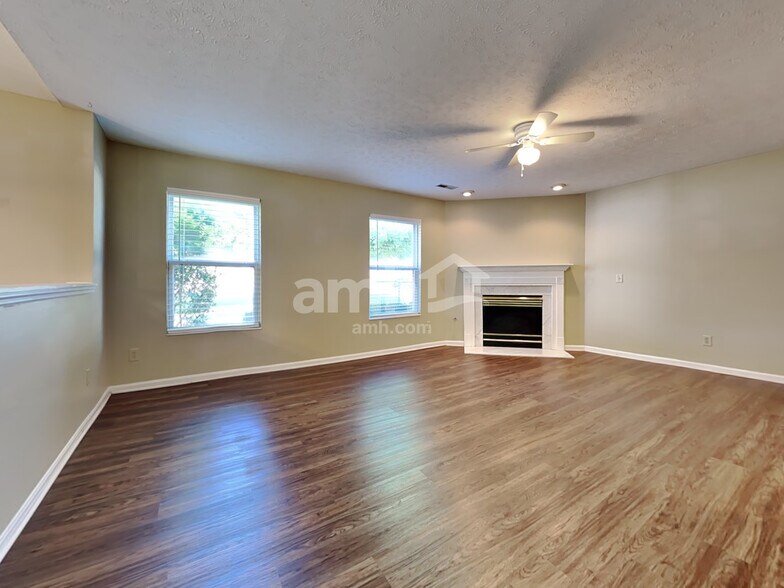 Building Photo - 599 Whispering Pines Pl