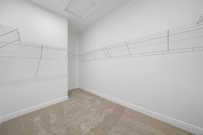 Building Photo - 920 SW Newfield Ave