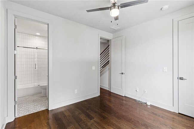 Building Photo - 115 Cityview Ct NE