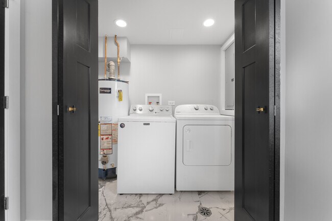 Building Photo - 2N359 Mildred Ave