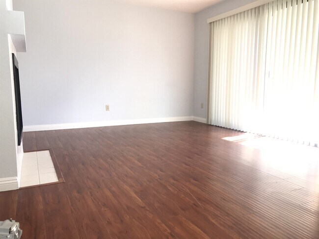 Building Photo - 10636 Dabney Dr