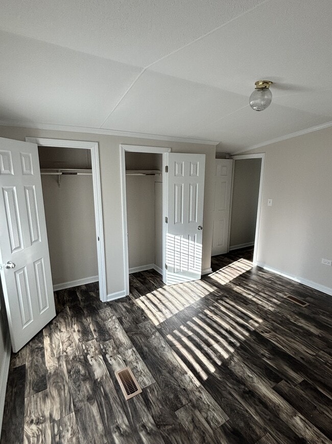 Building Photo - 828 Woodall Dairy Rd