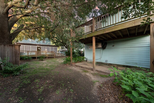 Building Photo - 1007 Heights Blvd