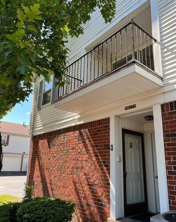 Building Photo - 26070 N Lake Dr