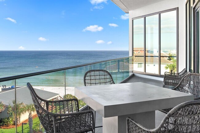 Building Photo - Costa Blanca Deluxe condominium