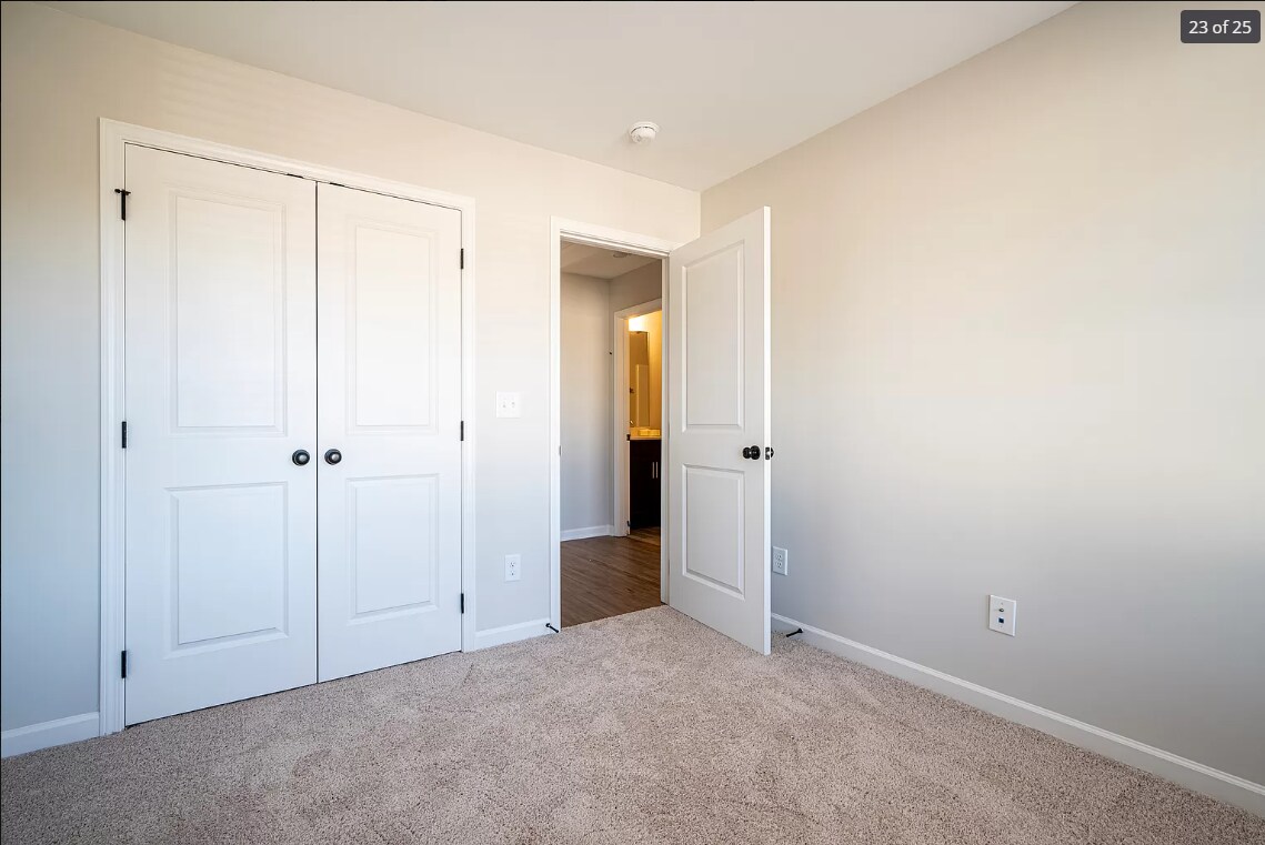 Building Photo - 560 Waterpoint Way