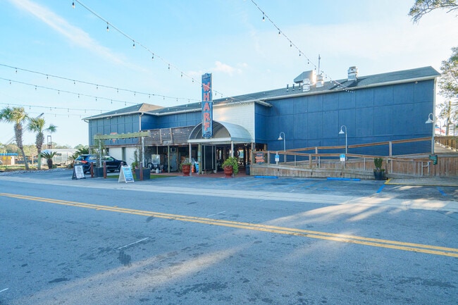 Building Photo - 315 Allen St