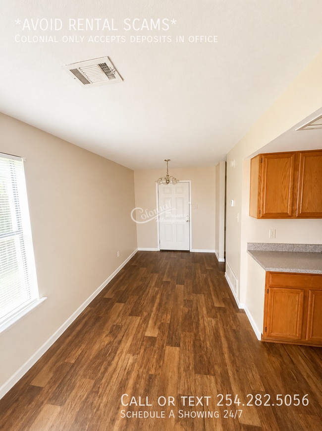 Building Photo - 1305 Monroe Loop