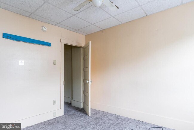 Building Photo - 493 W Saylor St