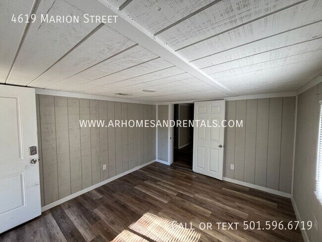 Building Photo - 4619 Marion St