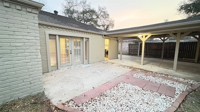 Building Photo - 13914 Oakwood Ln