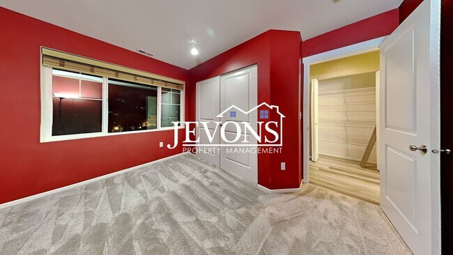 Building Photo - Experience this beautiful SeaTac single-fa...