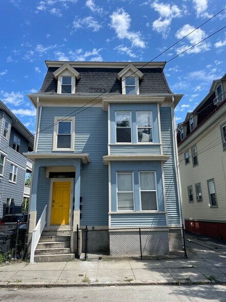 Building Photo - 108 Vinton St