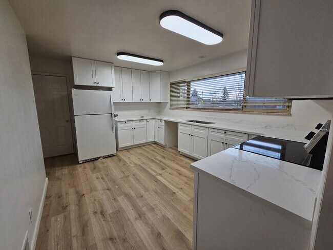 Building Photo - Remodeled 3-Bedroom Home in Orem