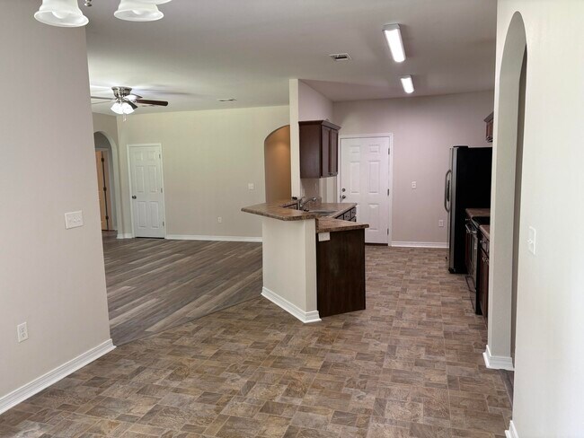 Building Photo - 214 Ladue Ave