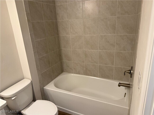 Building Photo - 1273 Enbrook Lp