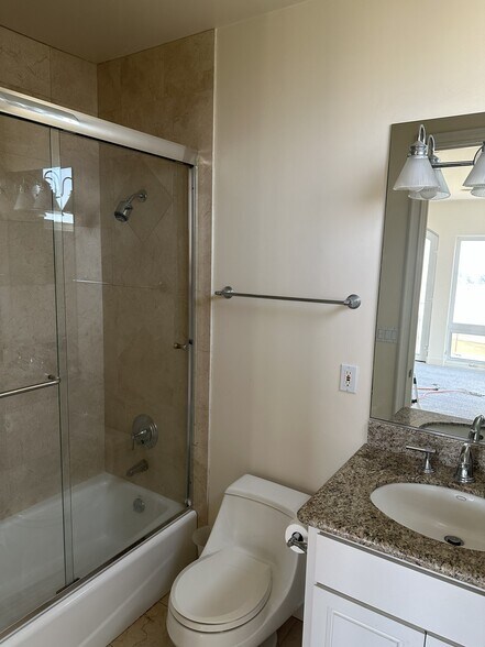 Building Photo - 8120 Billowvista Dr