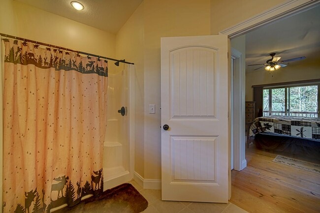 Building Photo - 329 Arrowood Pointe