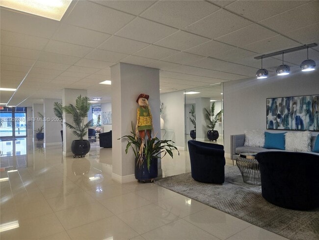 Building Photo - 1600 S Ocean Dr