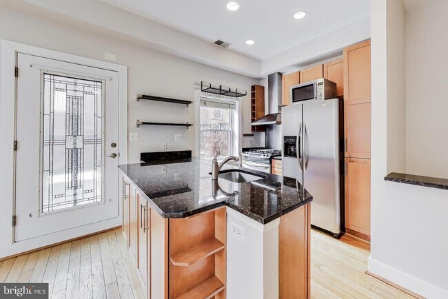 Building Photo - 500 M St NW