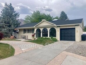 Building Photo - Great Three Bedroom Home in Cottonwood Heights!!!