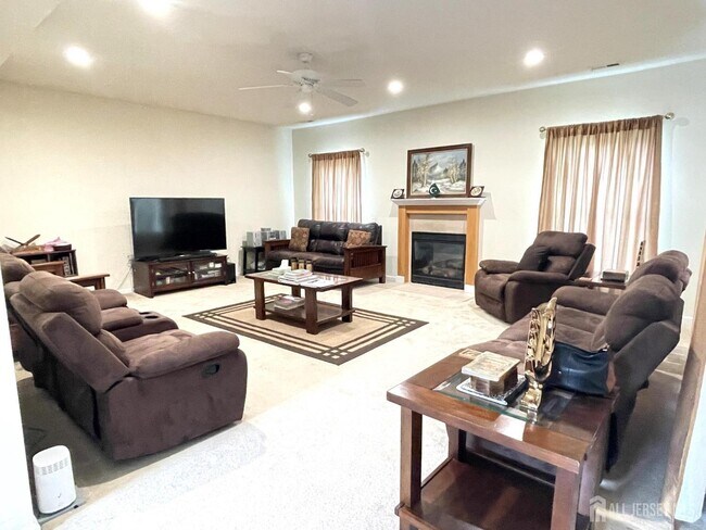 Building Photo - 7 Beryl Ct