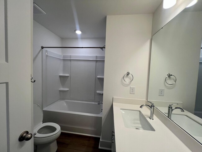 Building Photo - 1242 Cherry Orch Rd