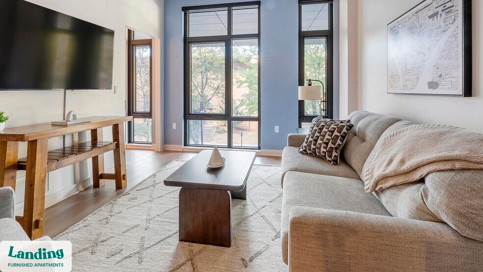 Building Photo - 350 Maple Dr SW