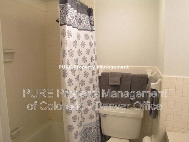 Building Photo - 1020 15th St