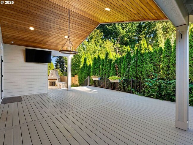 Building Photo - 9010 SW Inez St