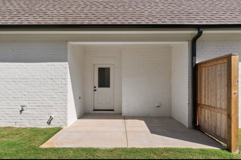 Building Photo - 637 Cottage Grv Cir