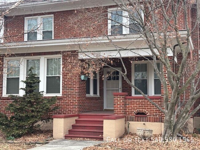 Building Photo - 1901 Avon Rd SW