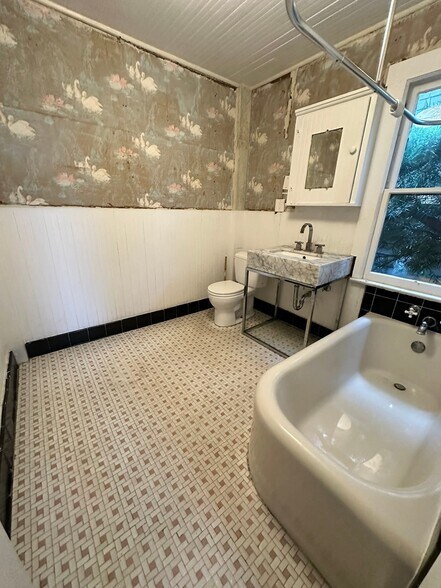 Building Photo - 49 Dudley Ave
