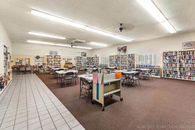Building Photo - 3160 Lake Osborne Dr