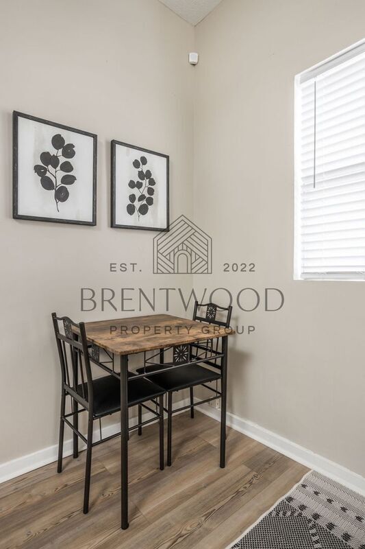 Building Photo - 929 N Tremont St