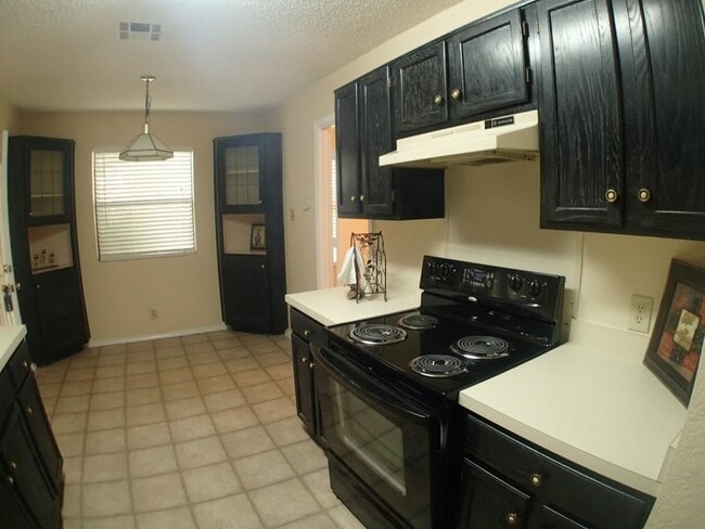 Building Photo - 9205 Sedgemoor Trail