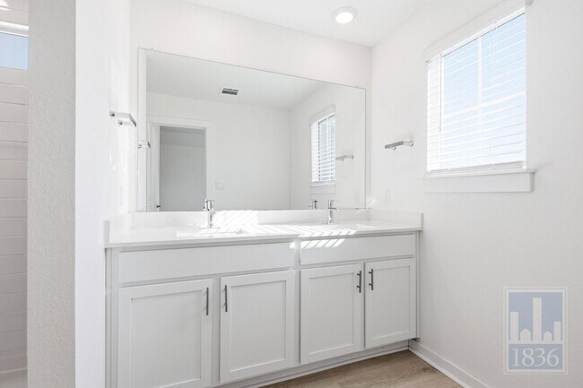 Building Photo - 2519 Rose Archer Ln