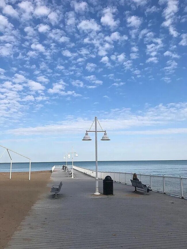 Building Photo - 695 Vernon Ave