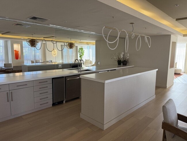 Building Photo - 550 Okeechobee Blvd
